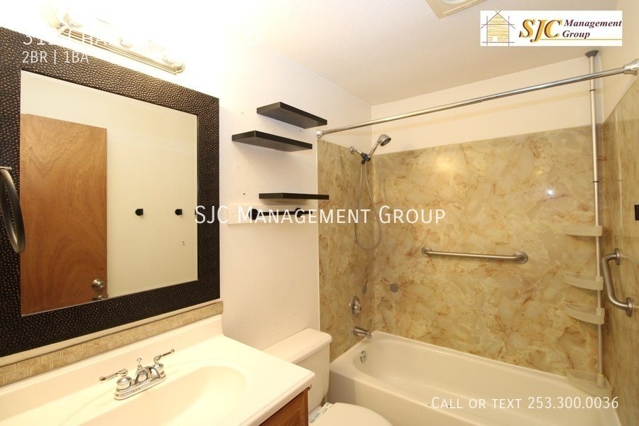 Two bedroom unit in Enumclaw property image