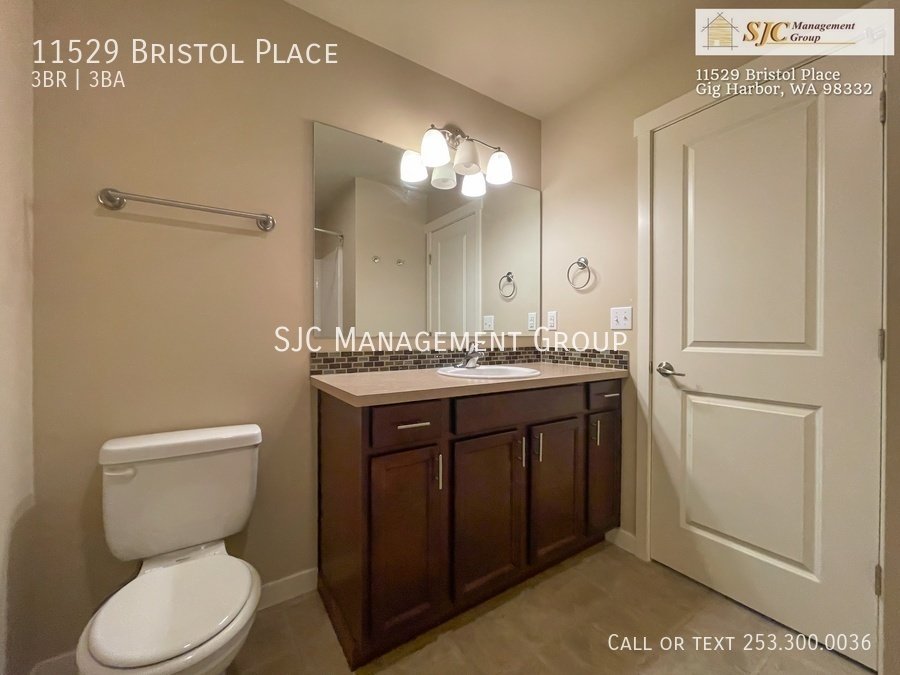 Gorgeous 3 Bedroom Gig Harbor Townhome property image