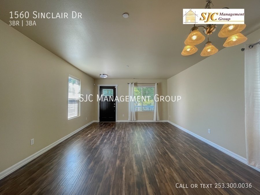 Three Bedroom 2.5 bath home for rent in Dupont property image