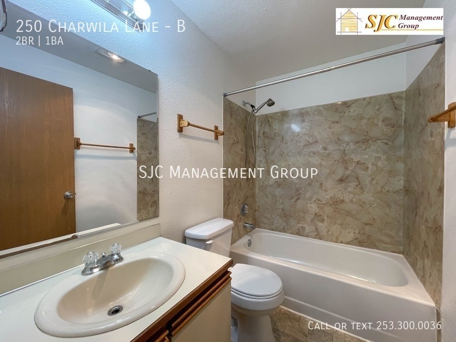 Two bedroom unit in Enumclaw property image