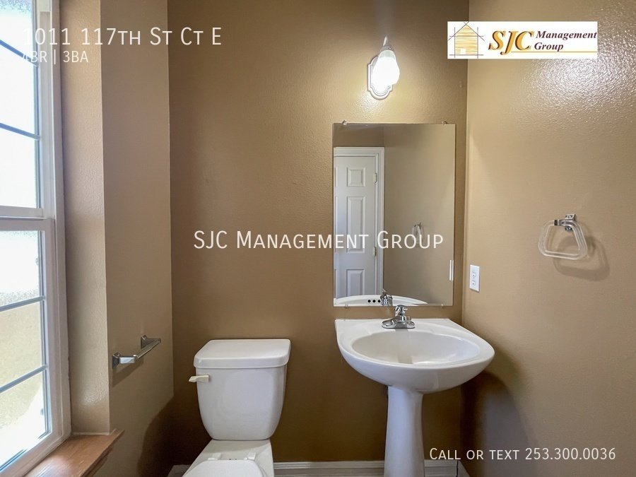Four Bedroom 2.5 bath home for rent South Tacoma property image