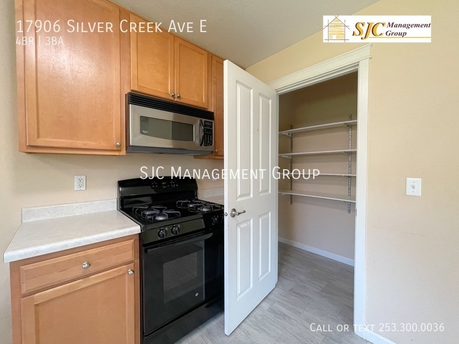 Four bedroom 2.25 bath home for rent in Puyallup South Hill property image