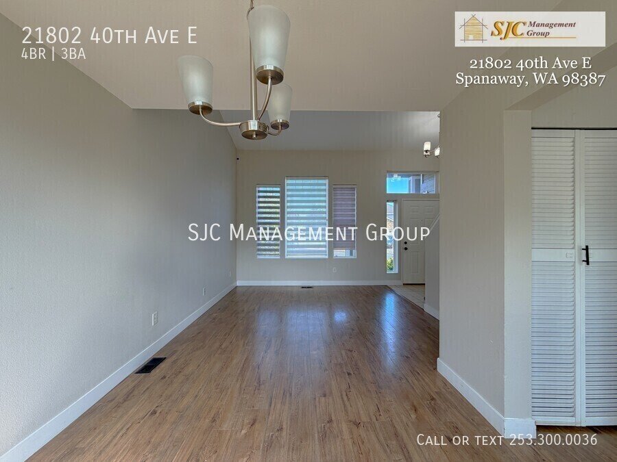 Spacious 4 bedroom Spanaway home, Huge yard property image