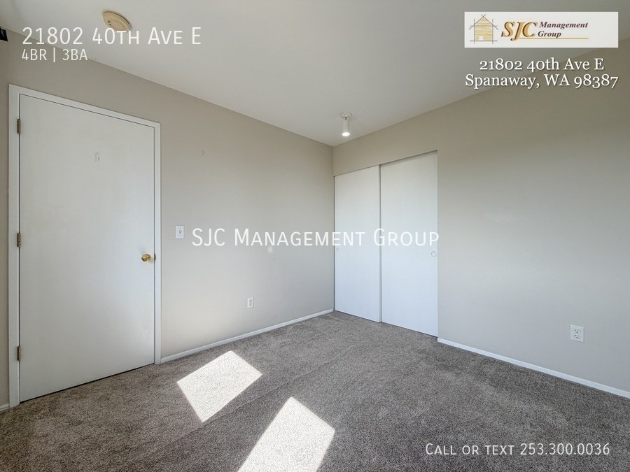 Spacious 4 bedroom Spanaway home, Huge yard property image