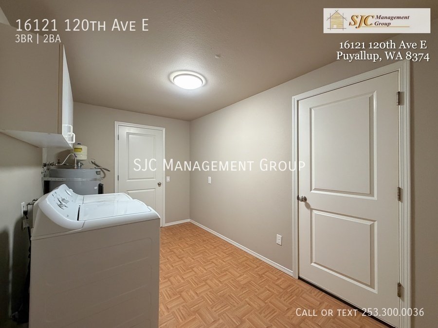 Lovely South Hill Rambler  3 bedrooms, Bonus Room +Huge yard! property image