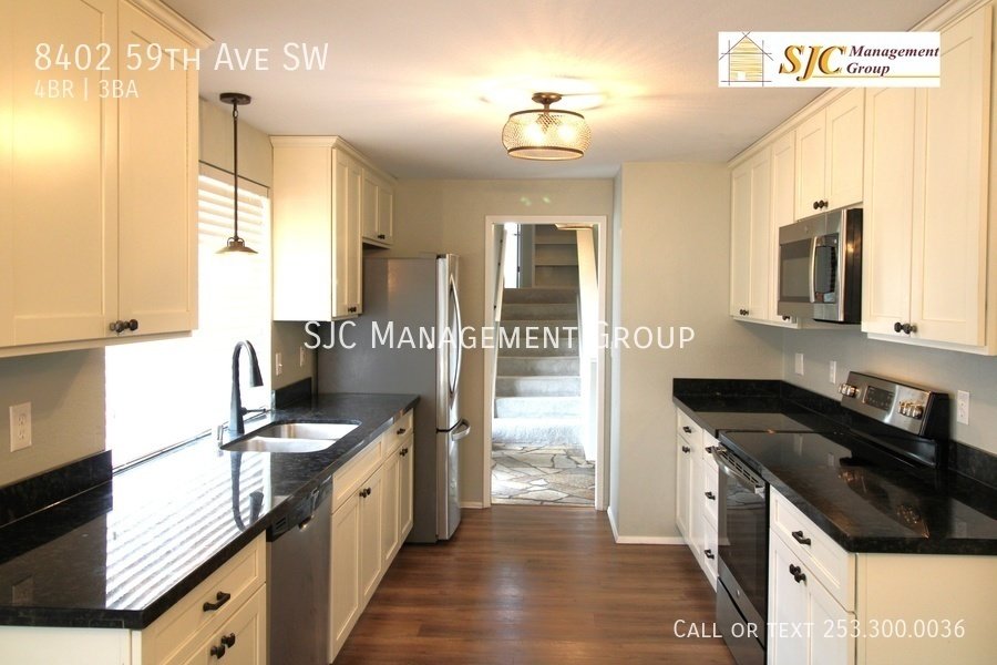 Four bedroom 2.5 Bath home for rent in Lakewood property image