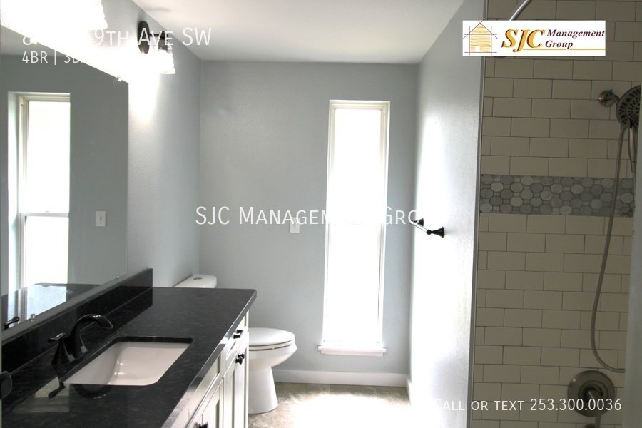 Four bedroom 2.5 Bath home for rent in Lakewood property image