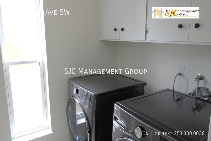 Four bedroom 2.5 Bath home for rent in Lakewood property image