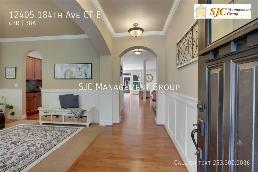 Four Bedroom three bath home for rent in Falling Water Bonney Lake property image