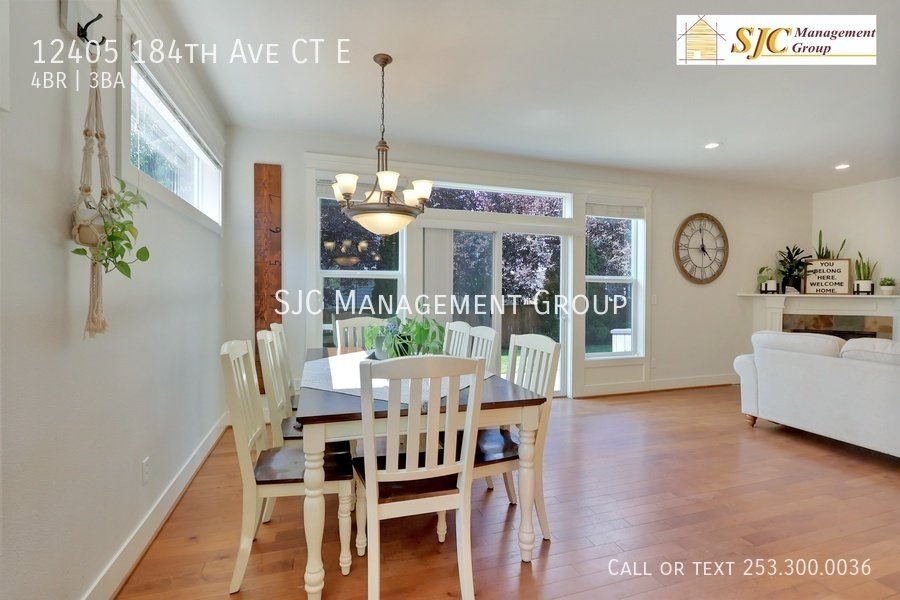 Four Bedroom three bath home for rent in Falling Water Bonney Lake property image