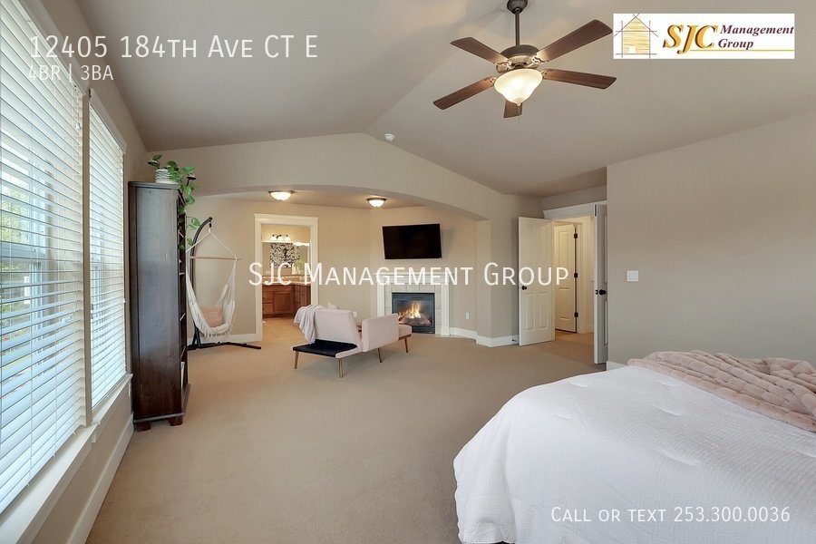 Four Bedroom three bath home for rent in Falling Water Bonney Lake property image