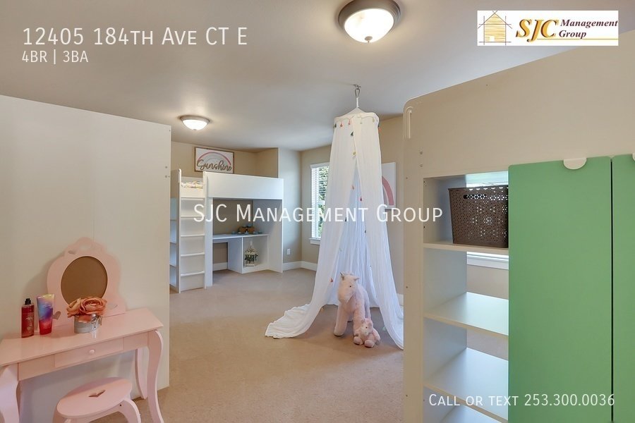 Four Bedroom three bath home for rent in Falling Water Bonney Lake property image