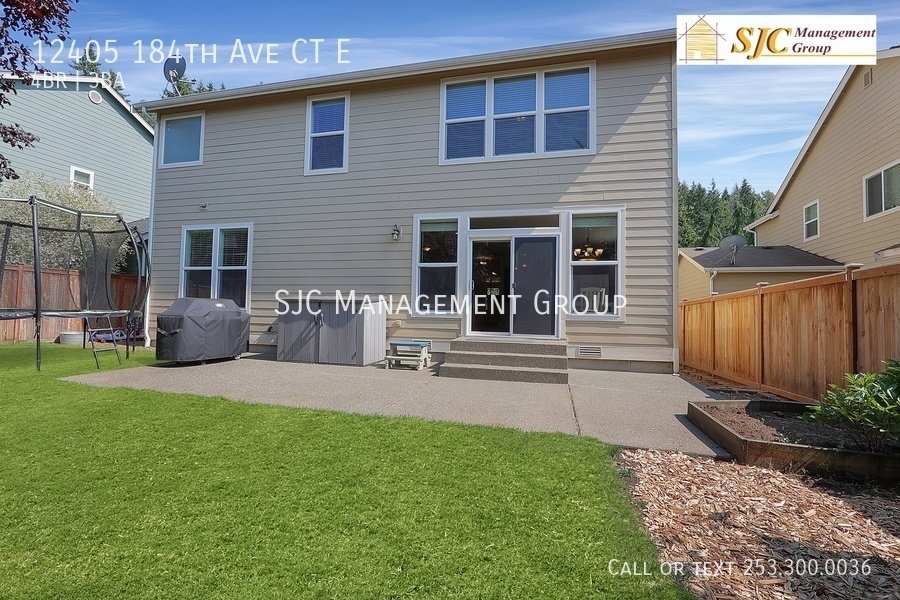 Four Bedroom three bath home for rent in Falling Water Bonney Lake property image