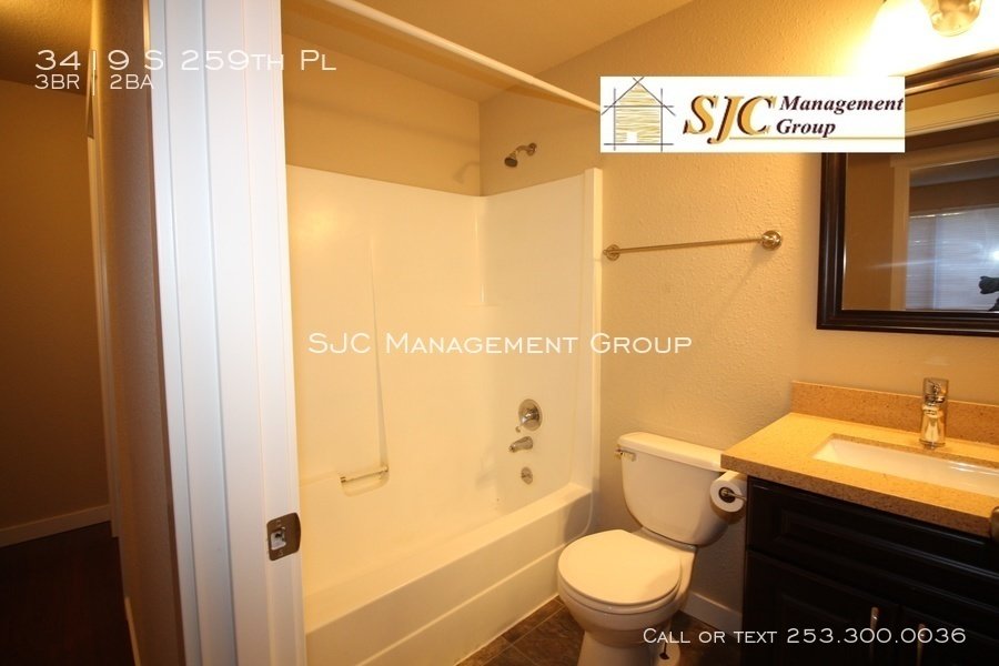 One story home for rent in Kent. property image