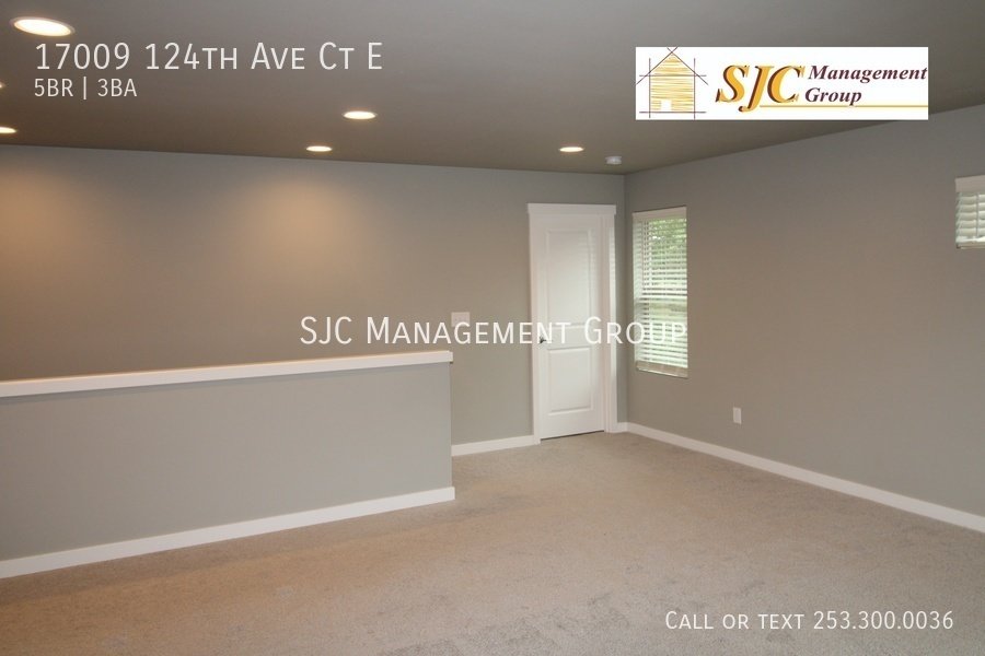 Five bedroom 3.5 bath home for rent in Puyallup property image