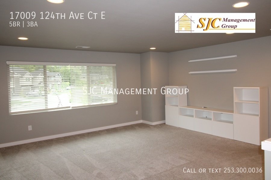 Five bedroom 3.5 bath home for rent in Puyallup property image