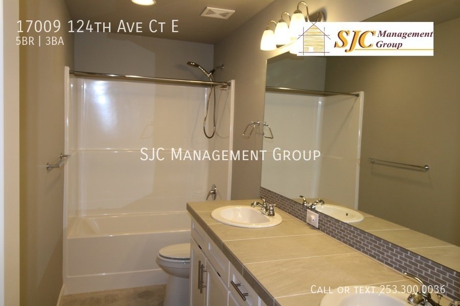 Five bedroom 3.5 bath home for rent in Puyallup property image