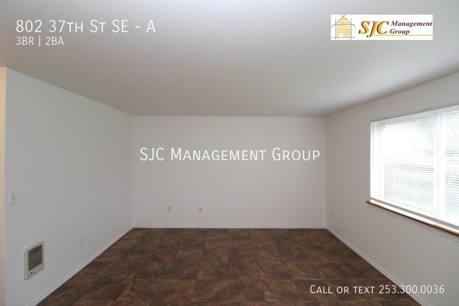 Three bed, one and a half bath town-home for rent in Auburn. property image