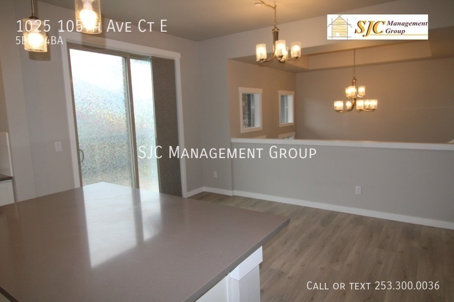 Five Bedroom 3.5 bath Townhome in Edgewood property image