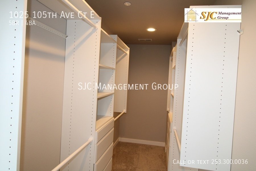 Five Bedroom 3.5 bath Townhome in Edgewood property image