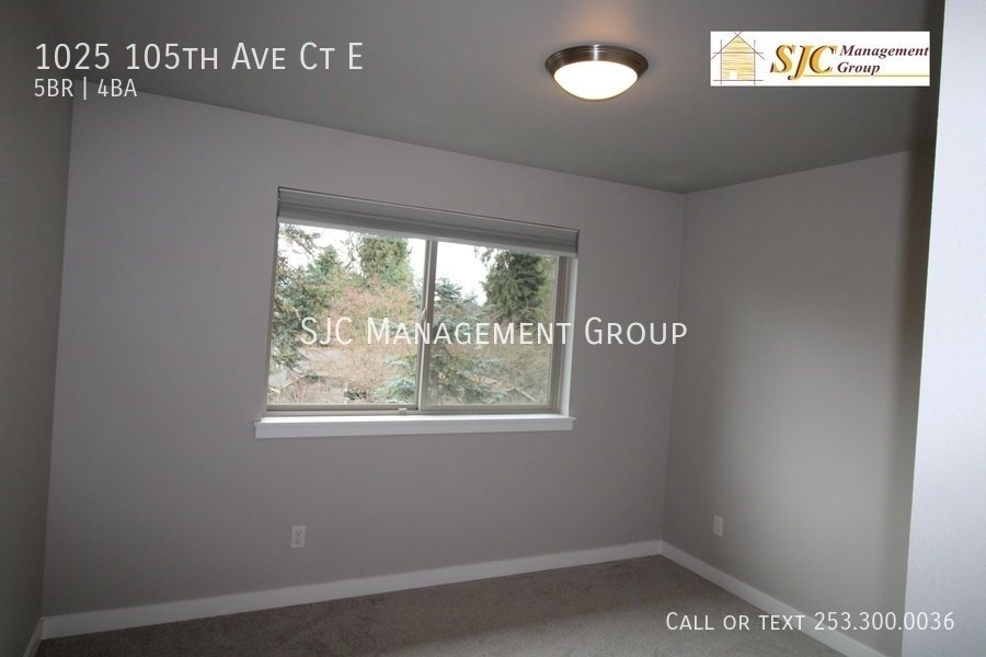 Five Bedroom 3.5 bath Townhome in Edgewood property image